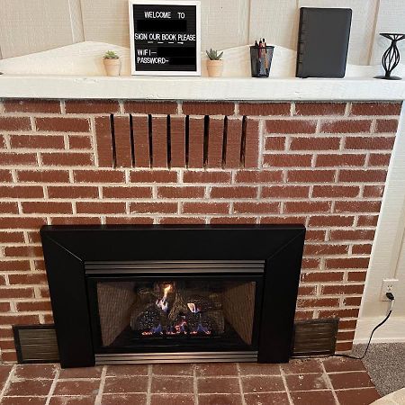 Downtown 2 Bedroom Cottage, Sleeps 6, Walking Distance To Honeywell, Downtown Restaurants, Shopping Wabash Eksteriør billede