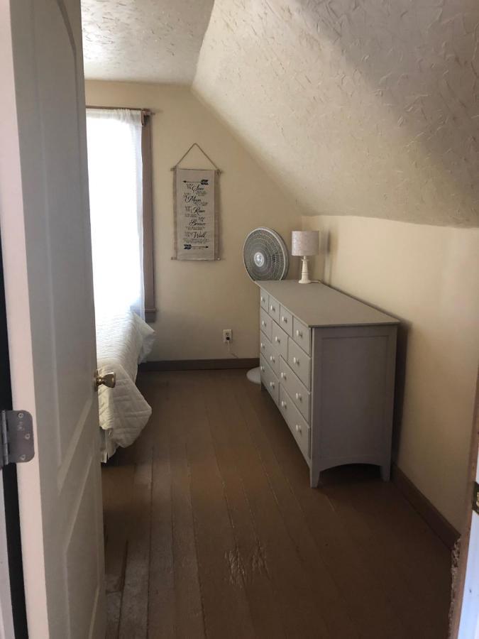 Downtown 2 Bedroom Cottage, Sleeps 6, Walking Distance To Honeywell, Downtown Restaurants, Shopping Wabash Eksteriør billede