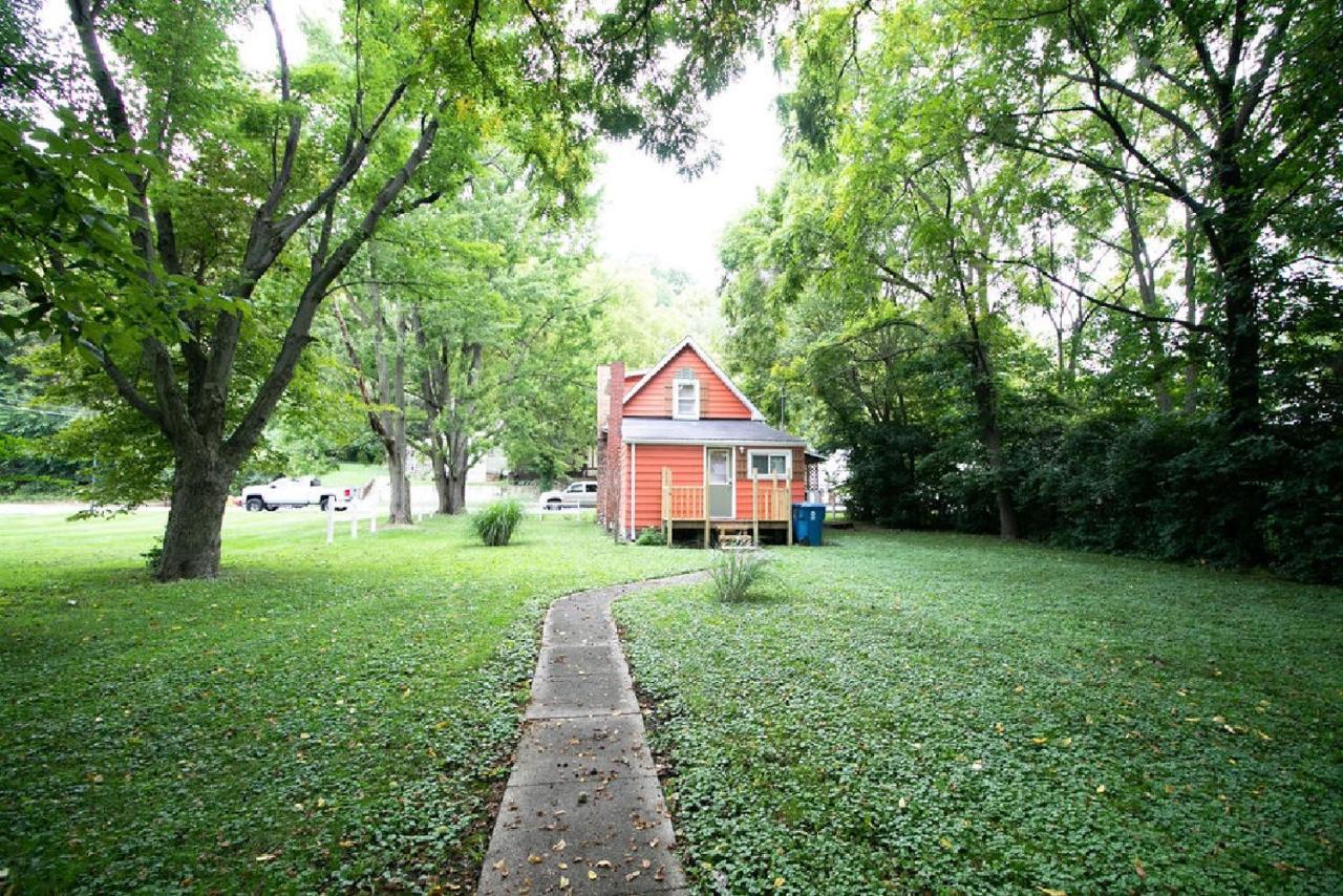 Downtown 2 Bedroom Cottage, Sleeps 6, Walking Distance To Honeywell, Downtown Restaurants, Shopping Wabash Eksteriør billede