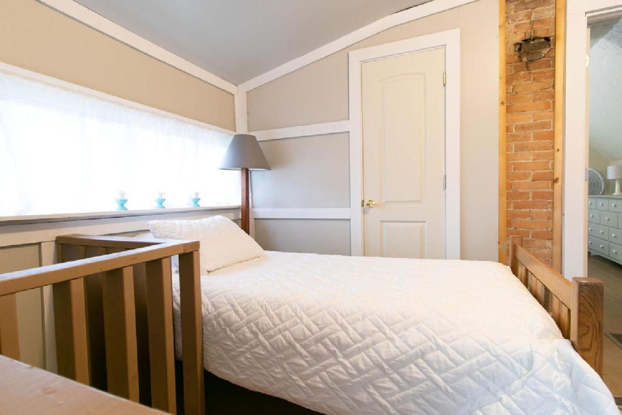 Downtown 2 Bedroom Cottage, Sleeps 6, Walking Distance To Honeywell, Downtown Restaurants, Shopping Wabash Eksteriør billede