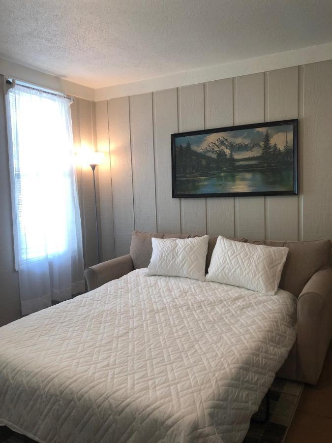 Downtown 2 Bedroom Cottage, Sleeps 6, Walking Distance To Honeywell, Downtown Restaurants, Shopping Wabash Eksteriør billede