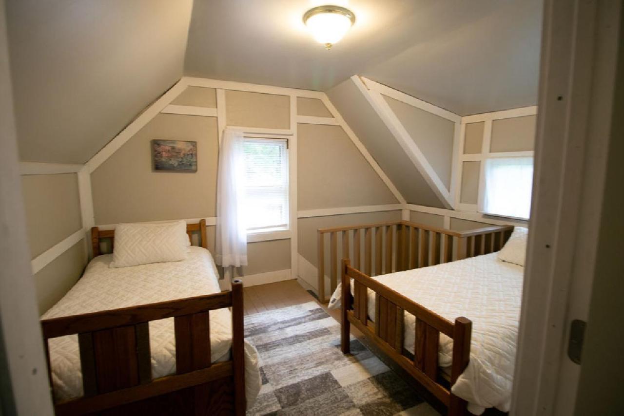 Downtown 2 Bedroom Cottage, Sleeps 6, Walking Distance To Honeywell, Downtown Restaurants, Shopping Wabash Eksteriør billede
