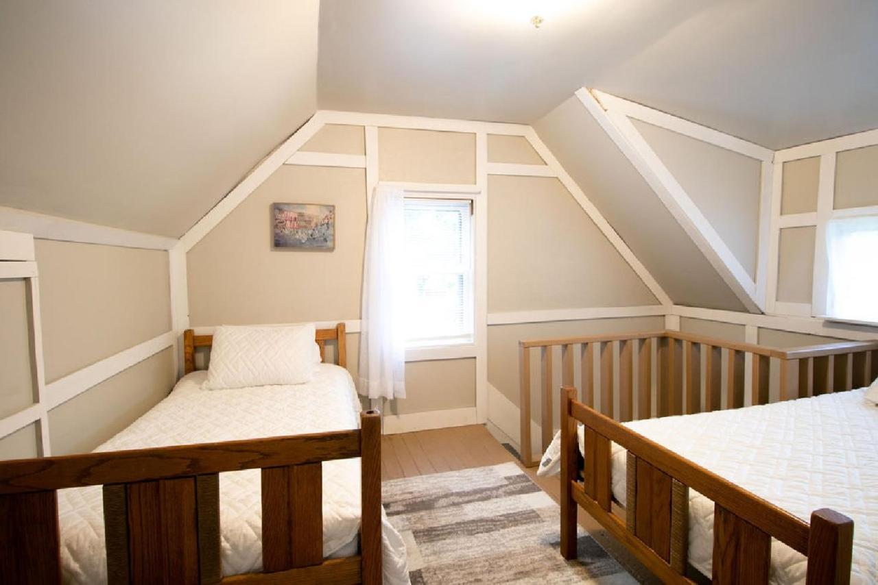 Downtown 2 Bedroom Cottage, Sleeps 6, Walking Distance To Honeywell, Downtown Restaurants, Shopping Wabash Eksteriør billede
