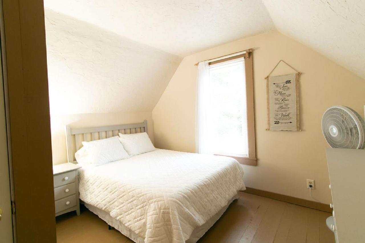 Downtown 2 Bedroom Cottage, Sleeps 6, Walking Distance To Honeywell, Downtown Restaurants, Shopping Wabash Eksteriør billede