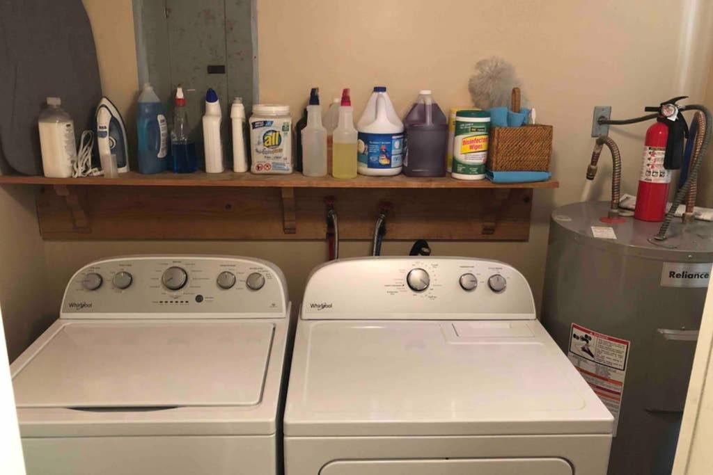 Downtown 2 Bedroom Cottage, Sleeps 6, Walking Distance To Honeywell, Downtown Restaurants, Shopping Wabash Eksteriør billede