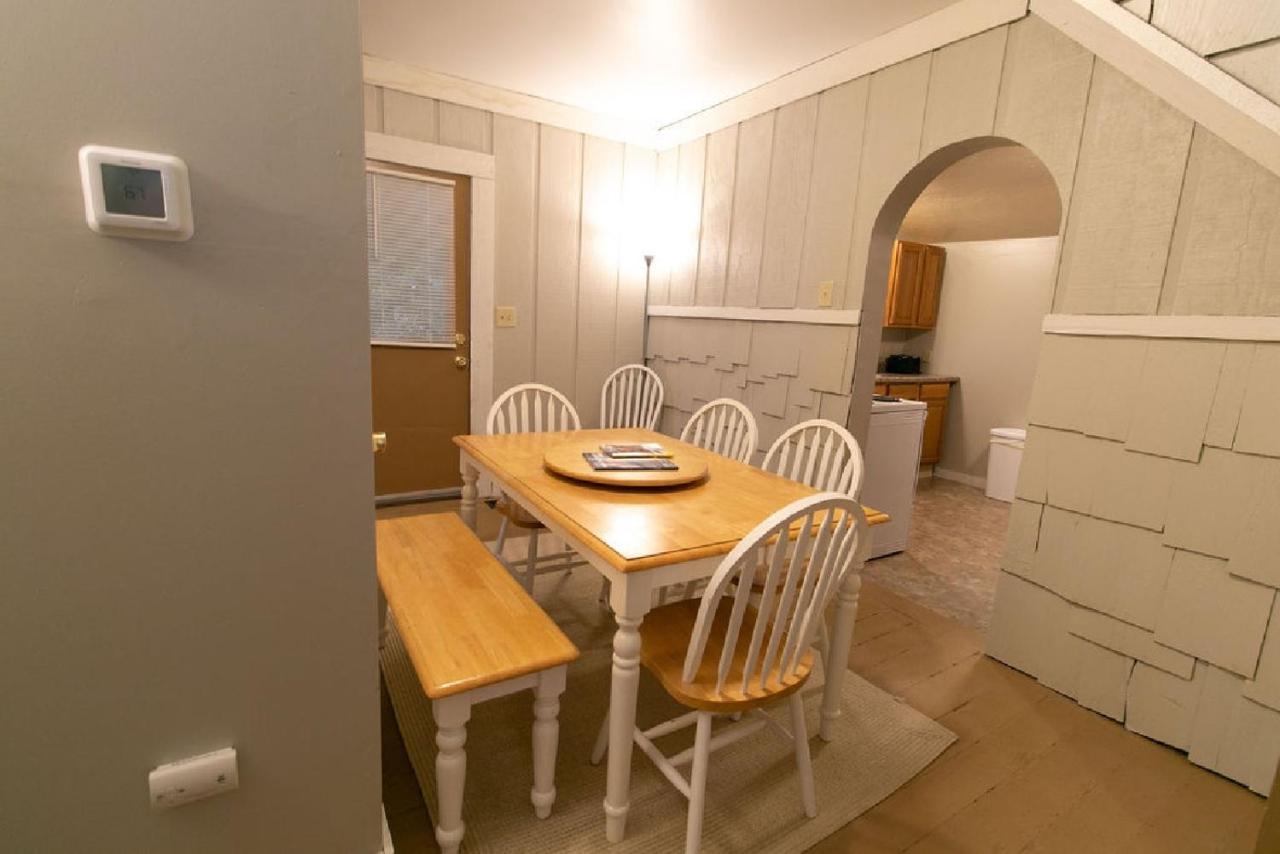 Downtown 2 Bedroom Cottage, Sleeps 6, Walking Distance To Honeywell, Downtown Restaurants, Shopping Wabash Eksteriør billede