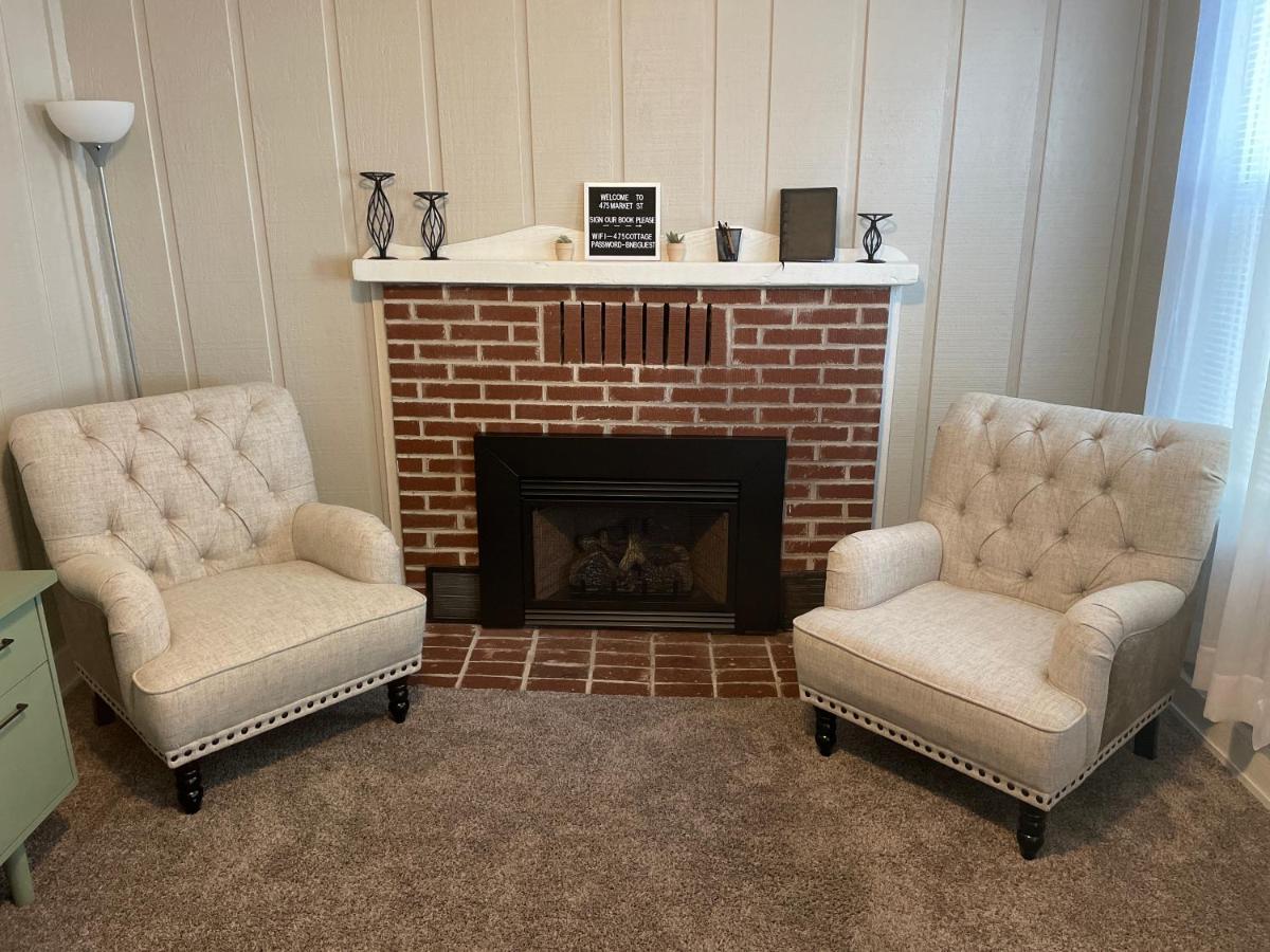 Downtown 2 Bedroom Cottage, Sleeps 6, Walking Distance To Honeywell, Downtown Restaurants, Shopping Wabash Eksteriør billede